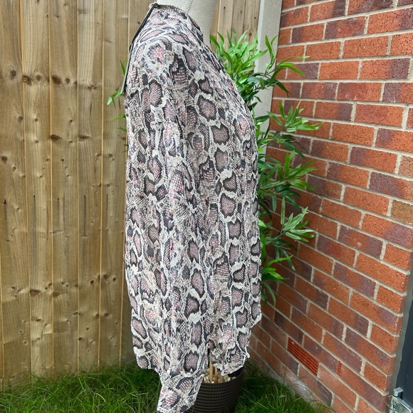 AllSaints Andia Misra UK S Small 8 Snake Animal Print Shirt Blouse Classy - Picture 5 of 8